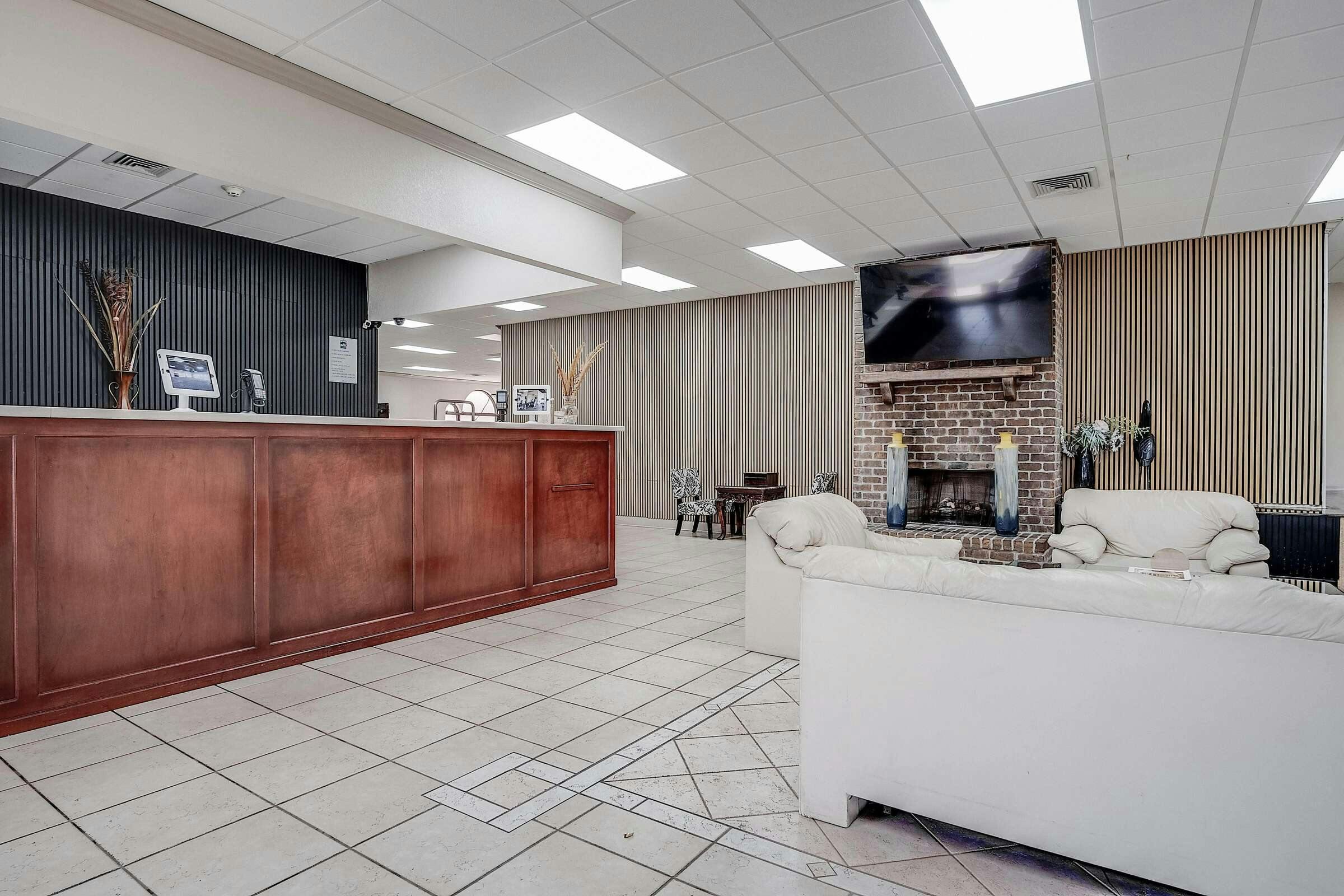 Hotel Clarks Inn Savannah Airport photo 2