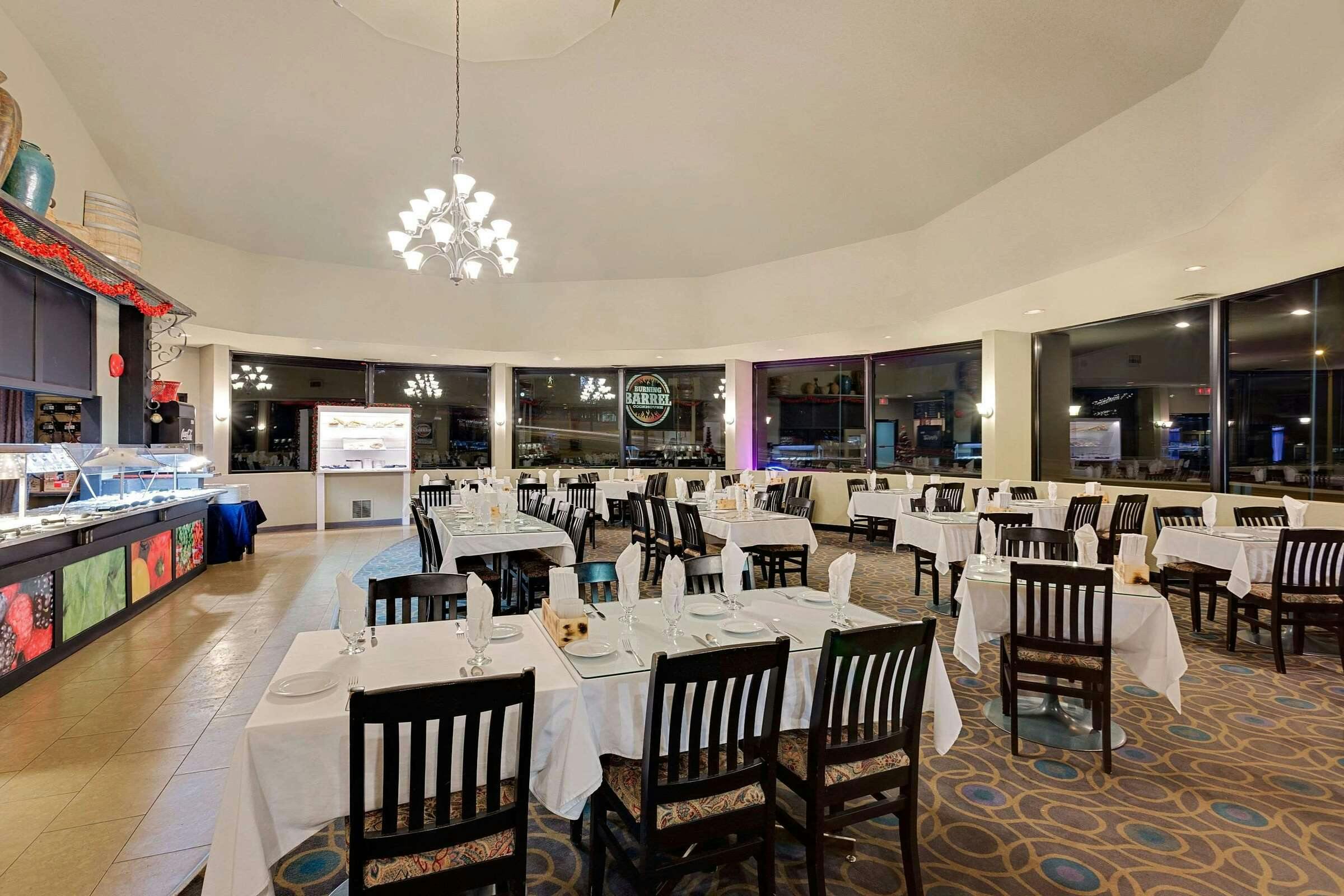 Hotel Ramada Kamloops photo 3