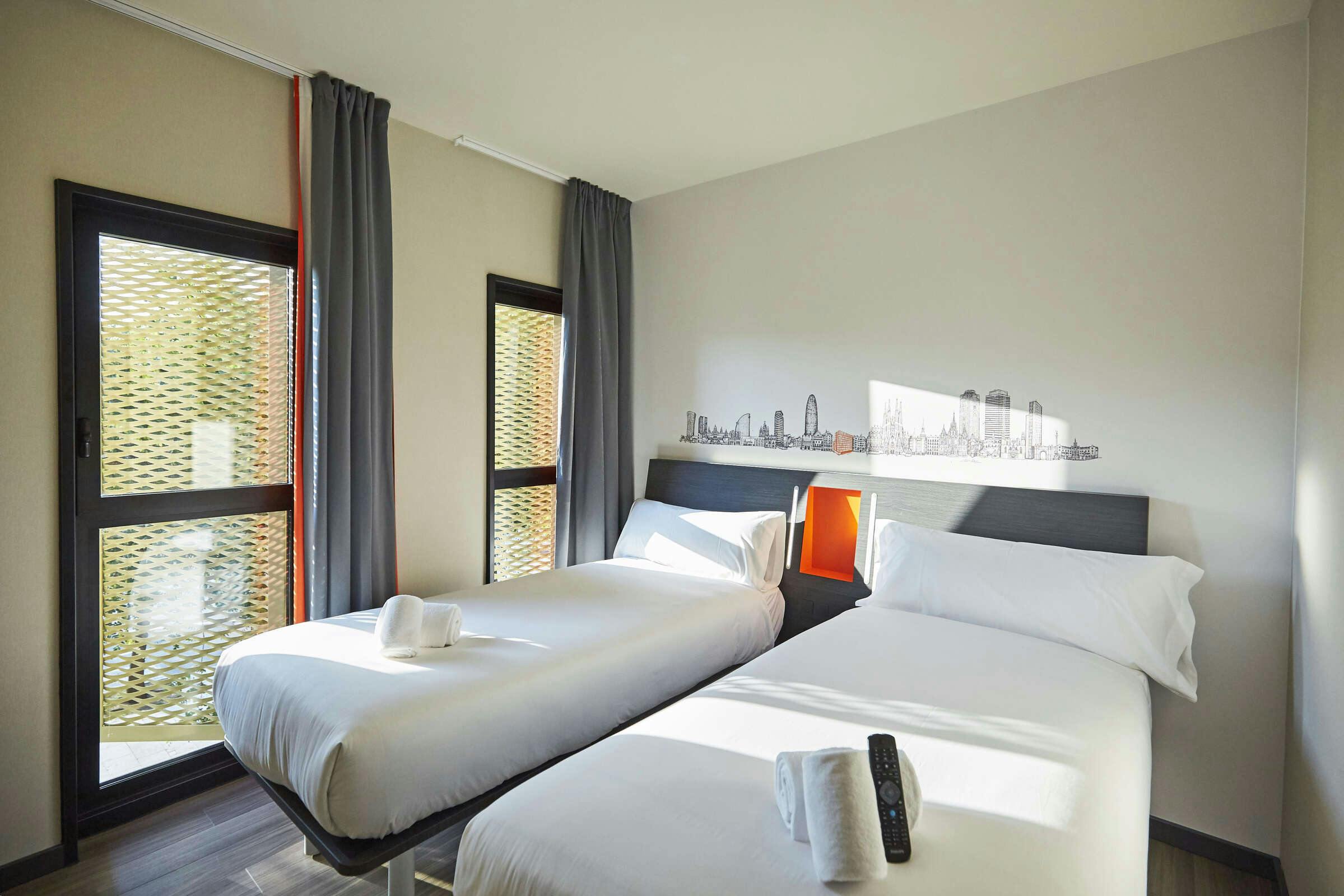 Hotel easyHotel Barcelona Fira photo 4