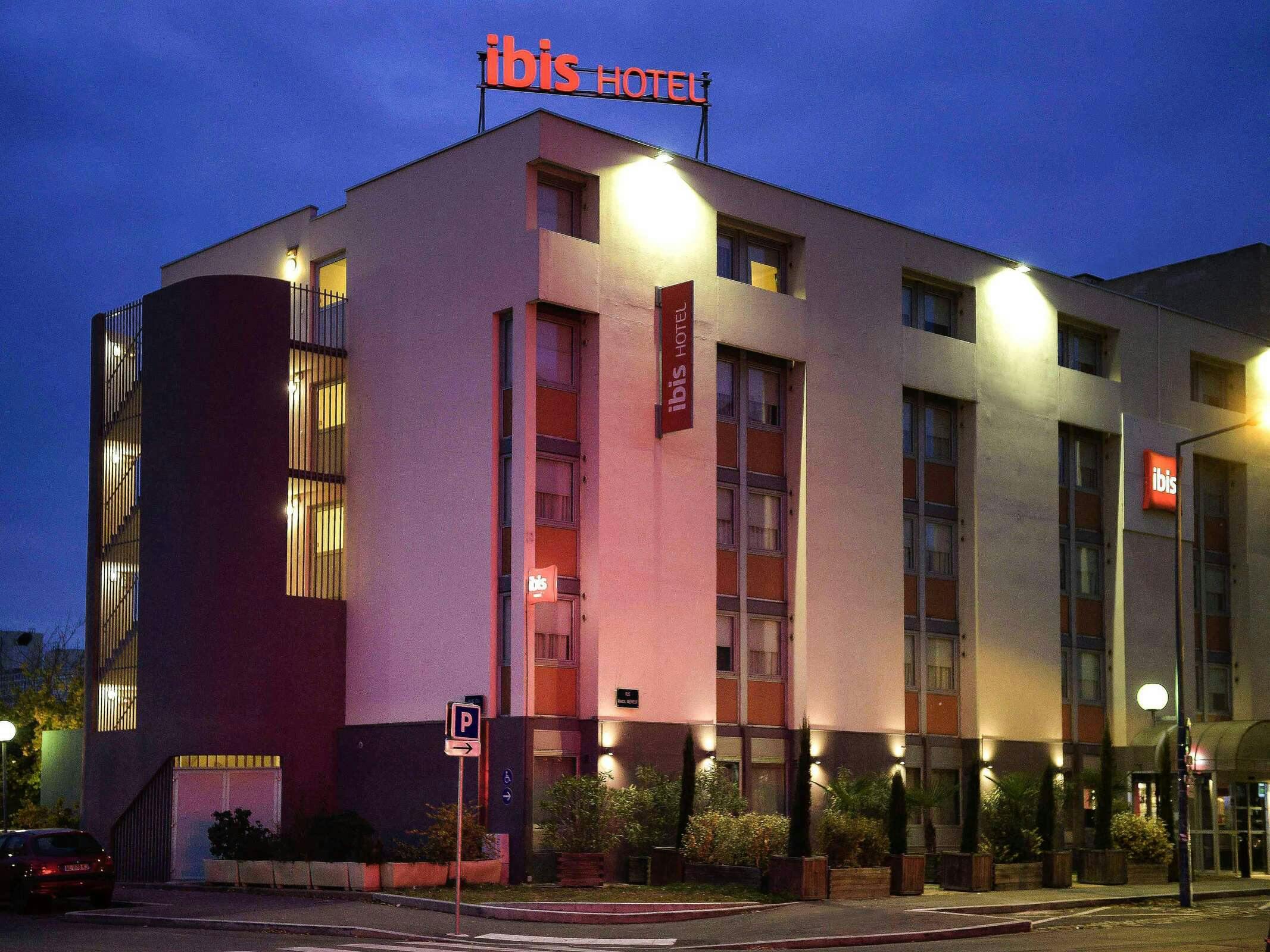 Hotel Ibis Lyon Gerland Rue Mérieux photo 3
