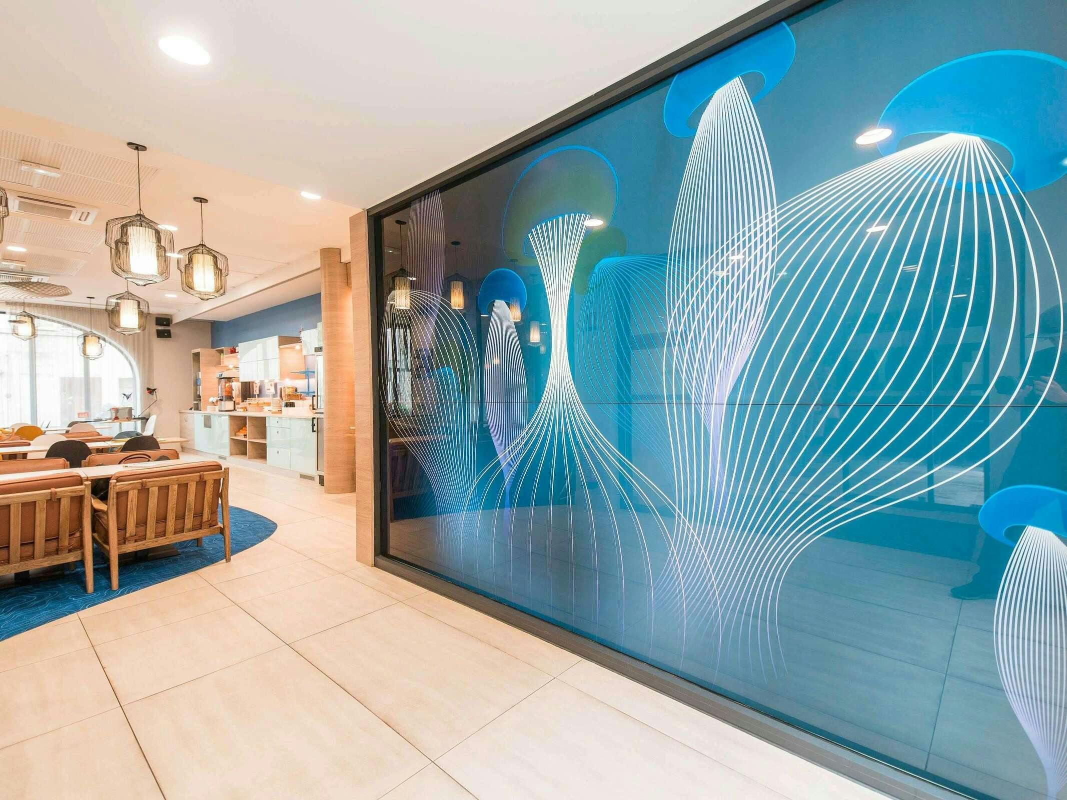 Hotel Ibis Styles La Rochelle Centre photo 4