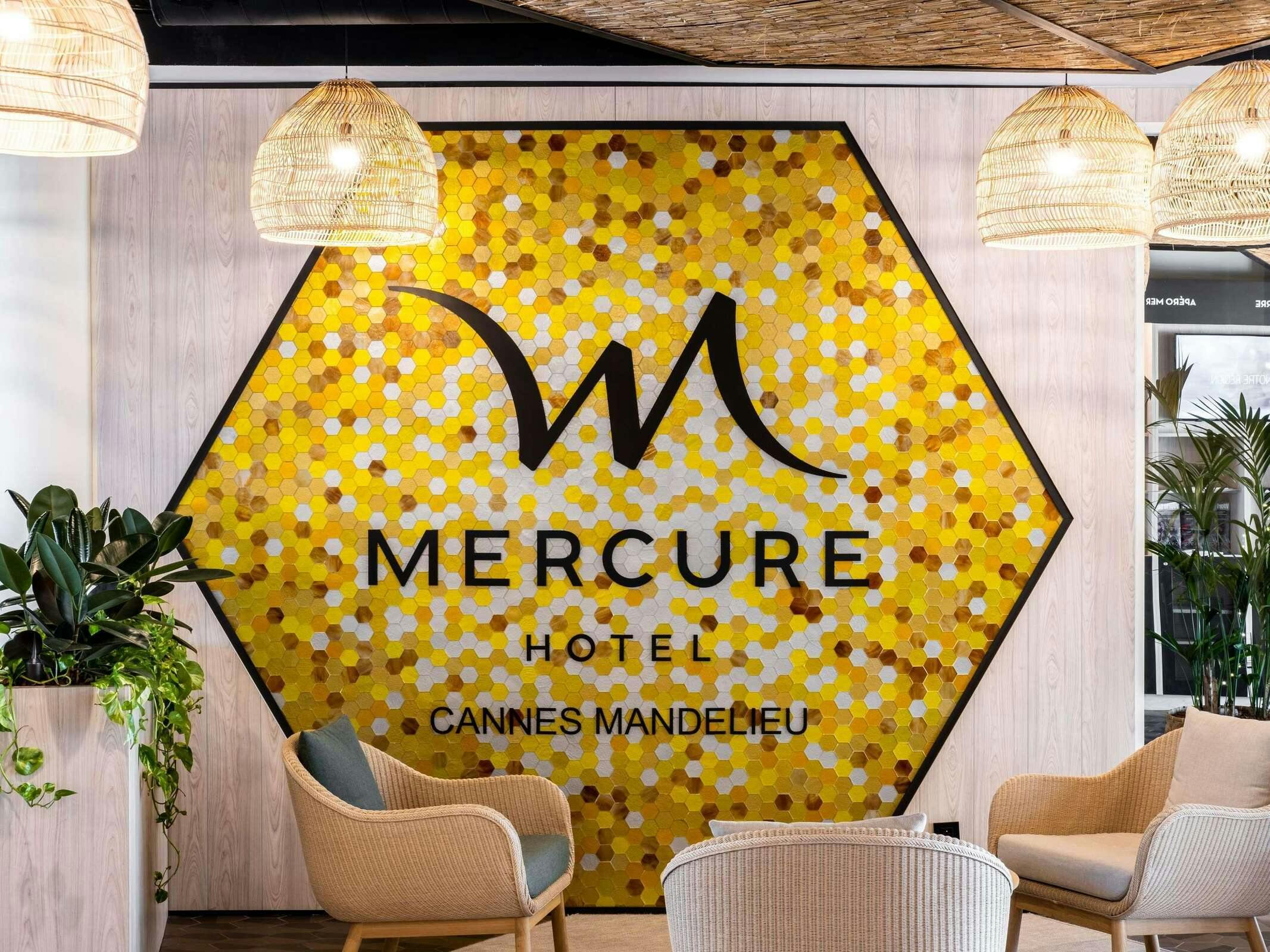 Hotel Hôtel Mercure Cannes Mandelieu photo 1