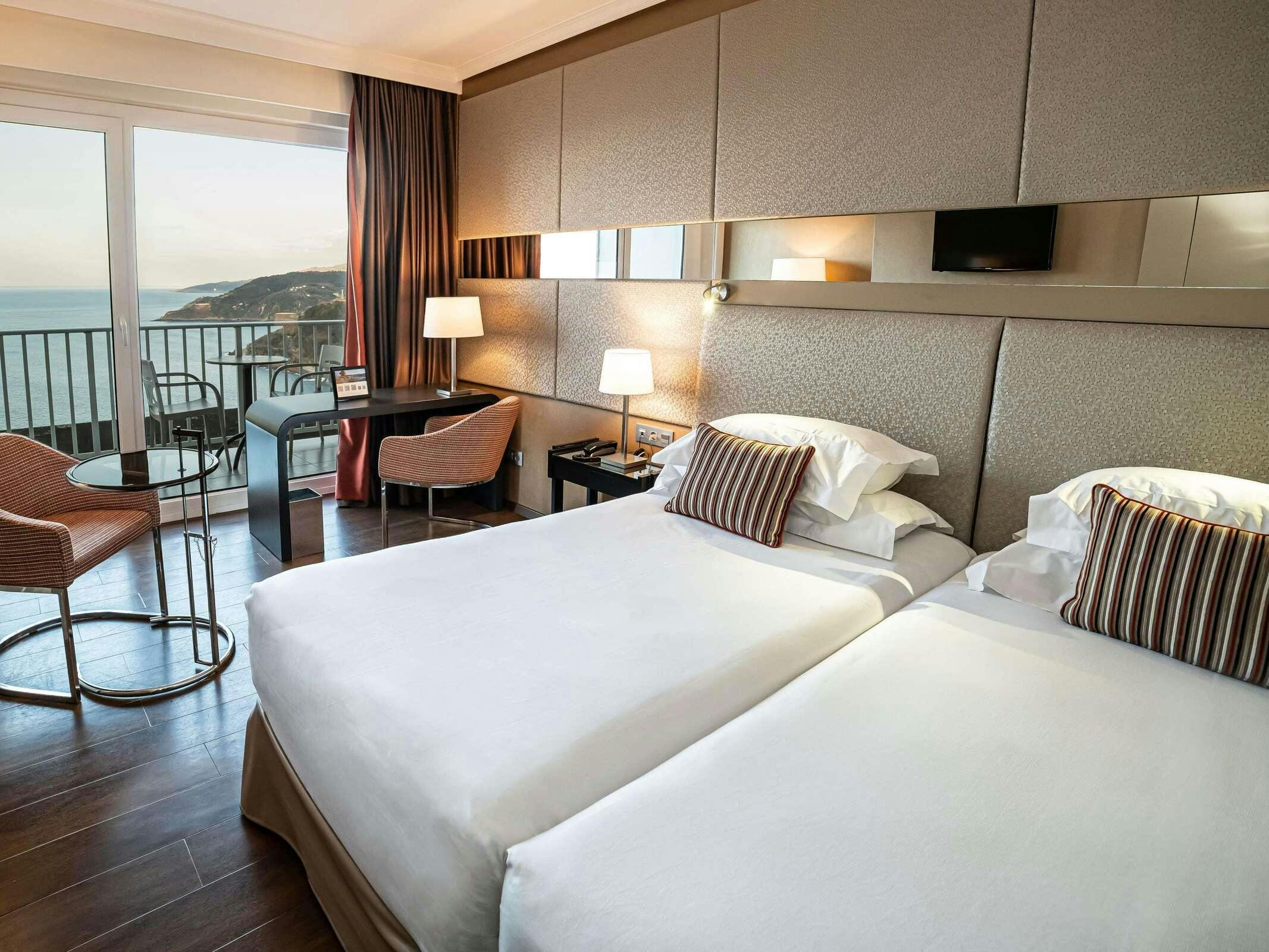 Hotel Mercure San Sebastián Monte Igueldo photo 2