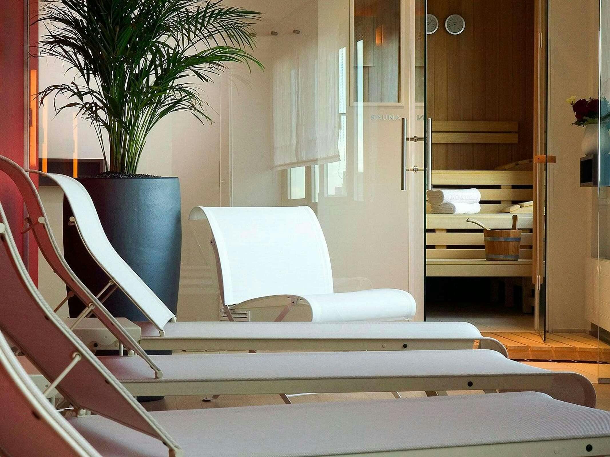 Hotel Novotel Hamburg City Alster photo 1