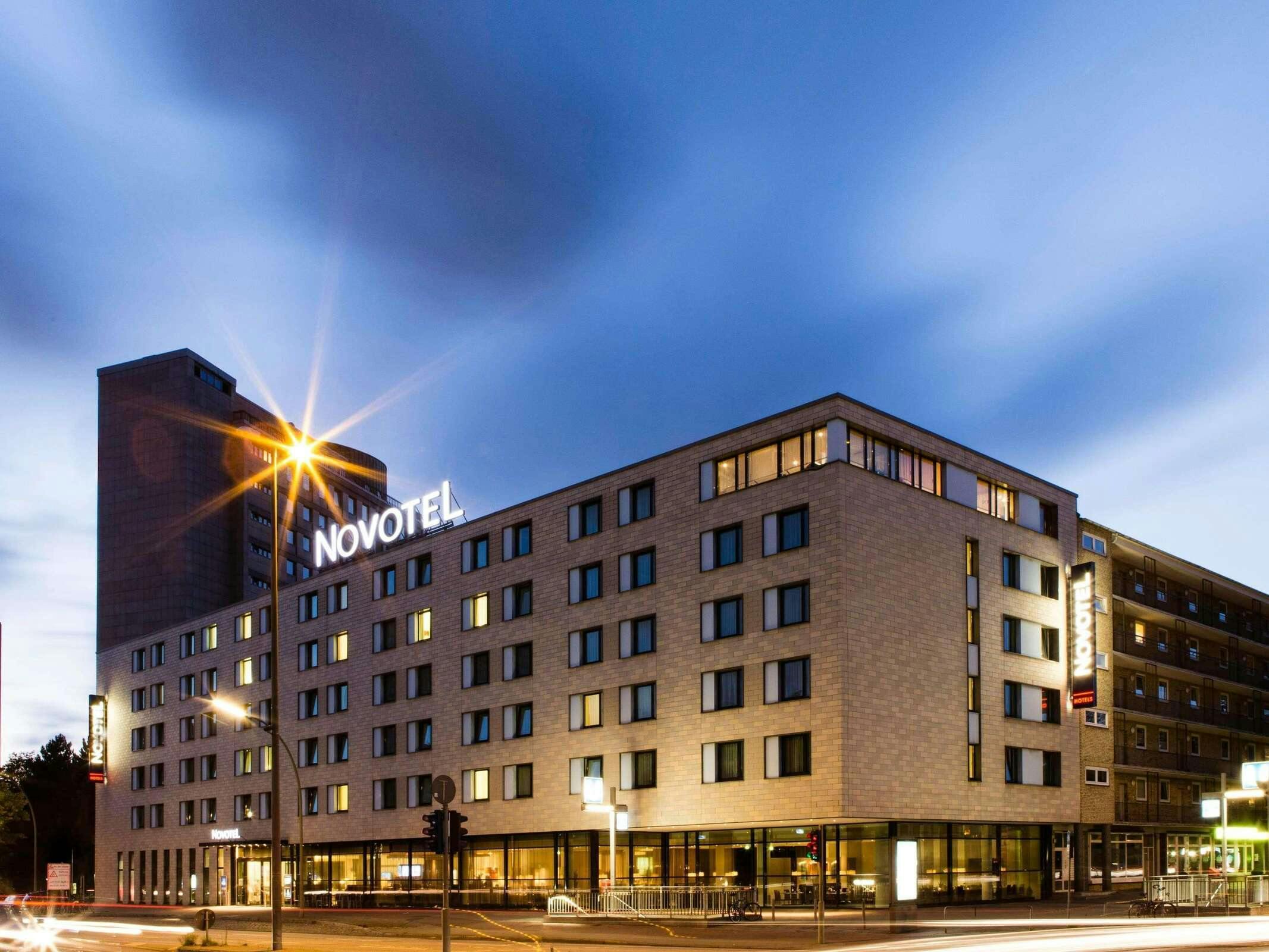 Hotel Novotel Hamburg City Alster photo 3