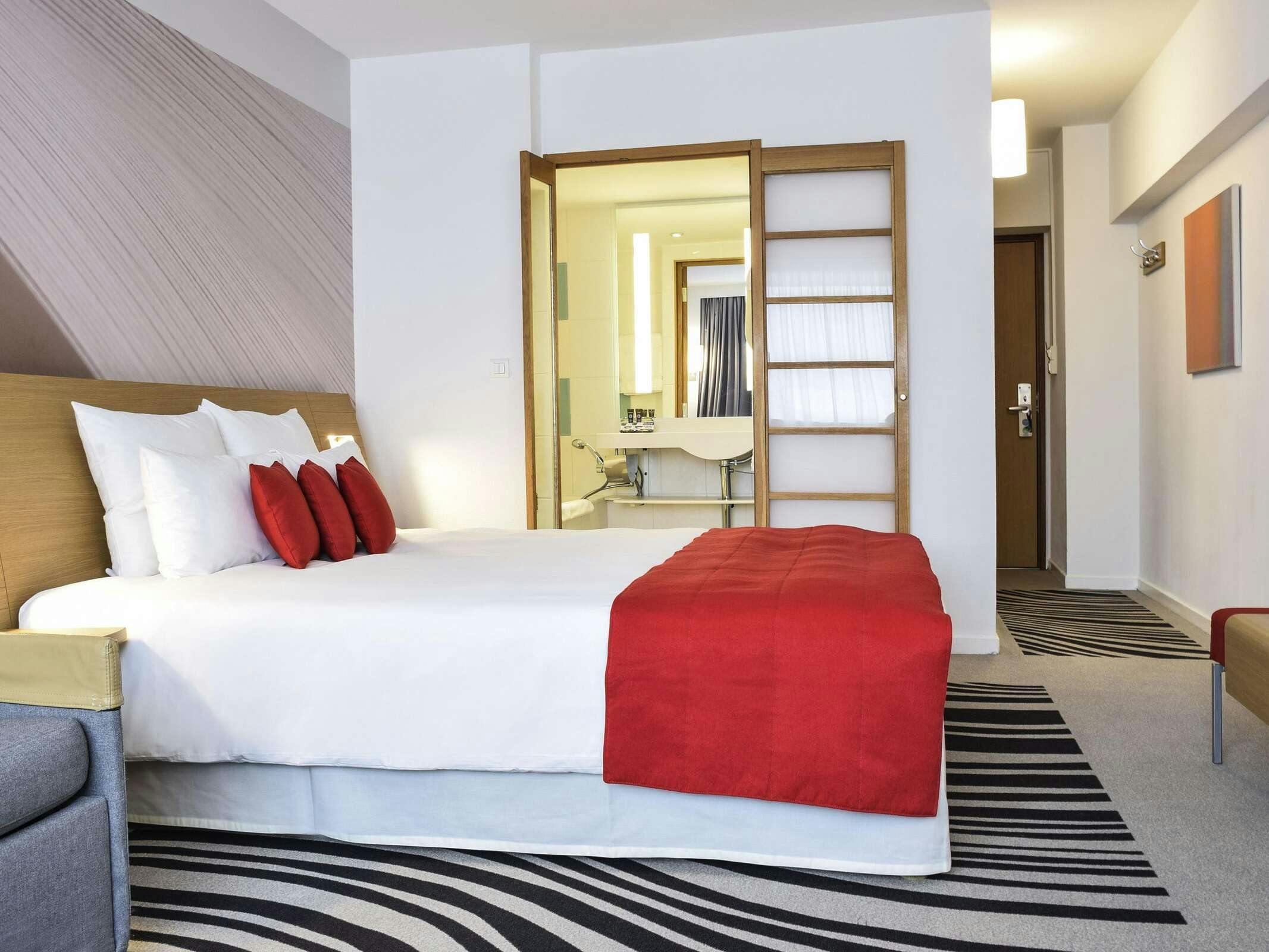 Hotel Novotel Bucharest City Centre photo 4