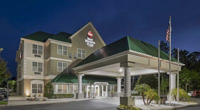 Best Western Plus First Coast Inn & Suites