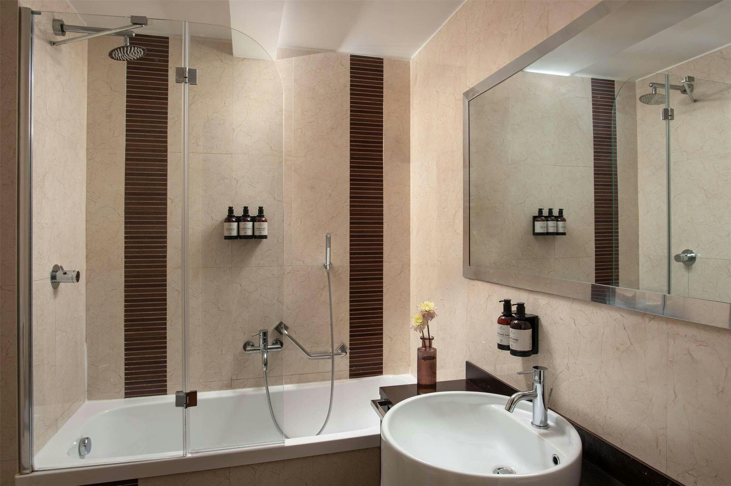 Hotel NH Collection Roma Giustiniano photo 3