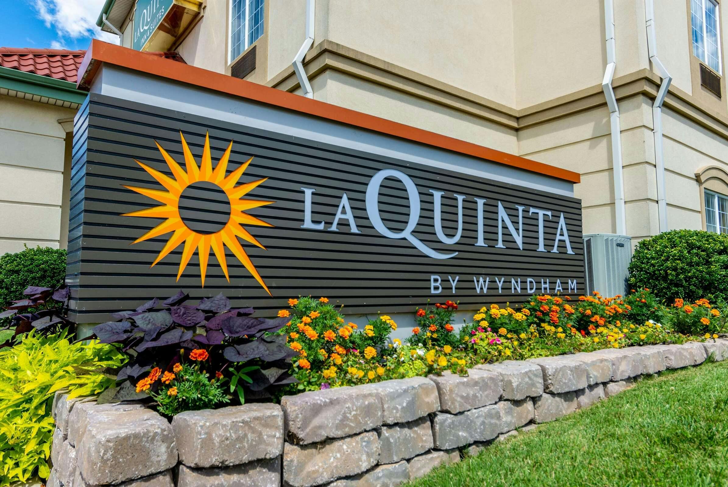 Hotel La Quinta Inn Ste Bentonville photo 1