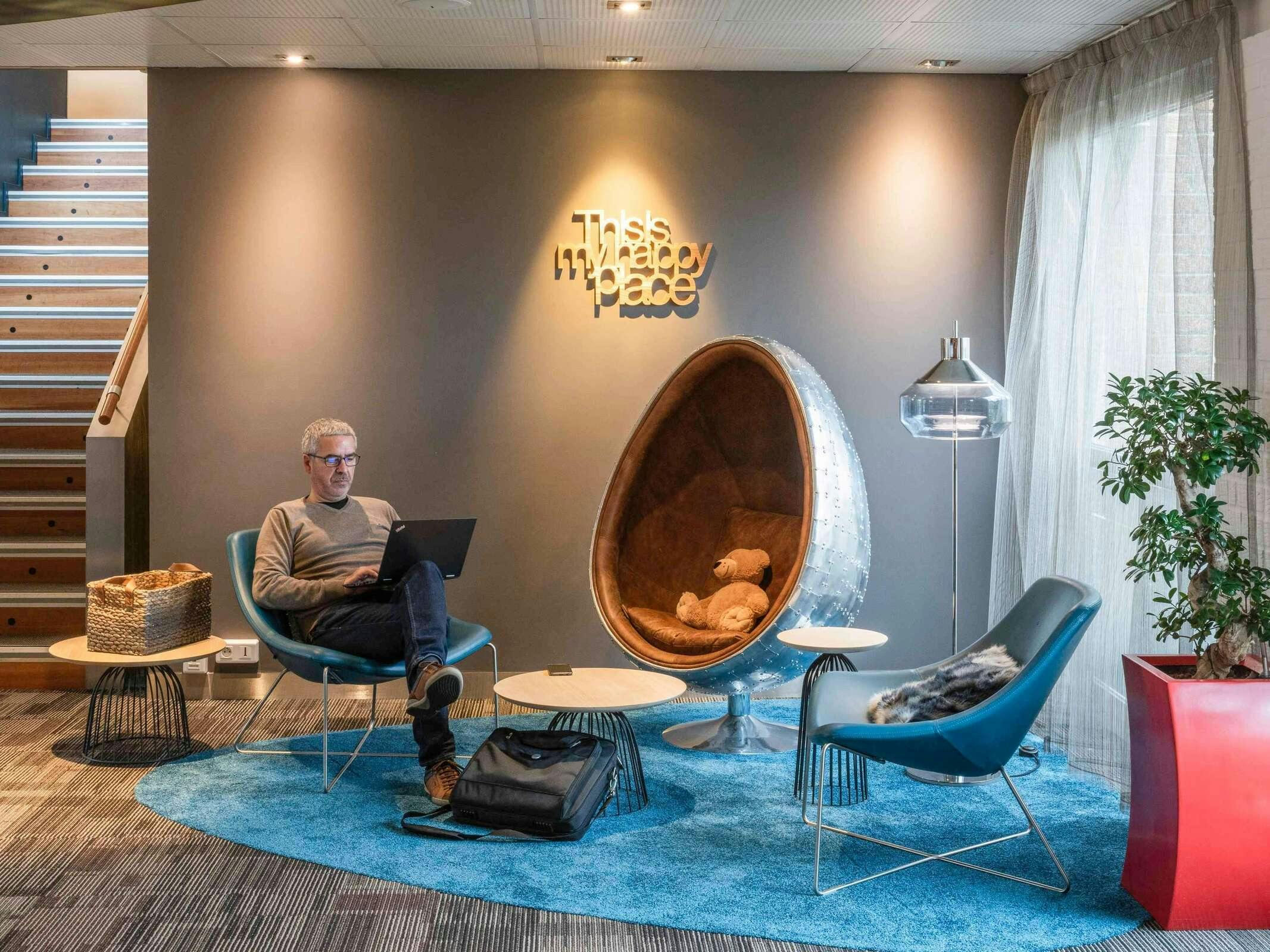 Hotel Novotel Valenciennes photo 3