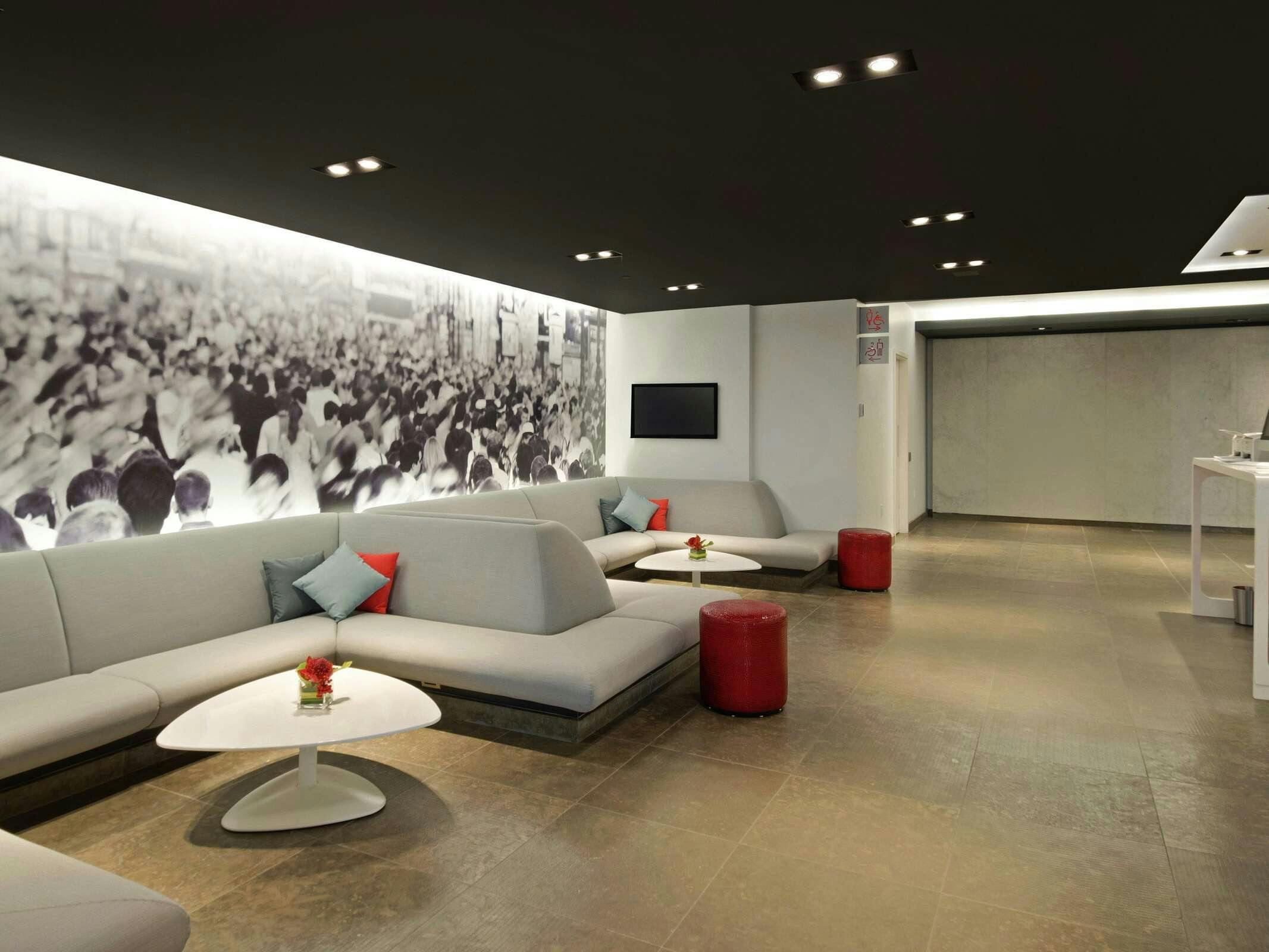 Hotel NOVOTEL MONTREAL CENTRE photo 2