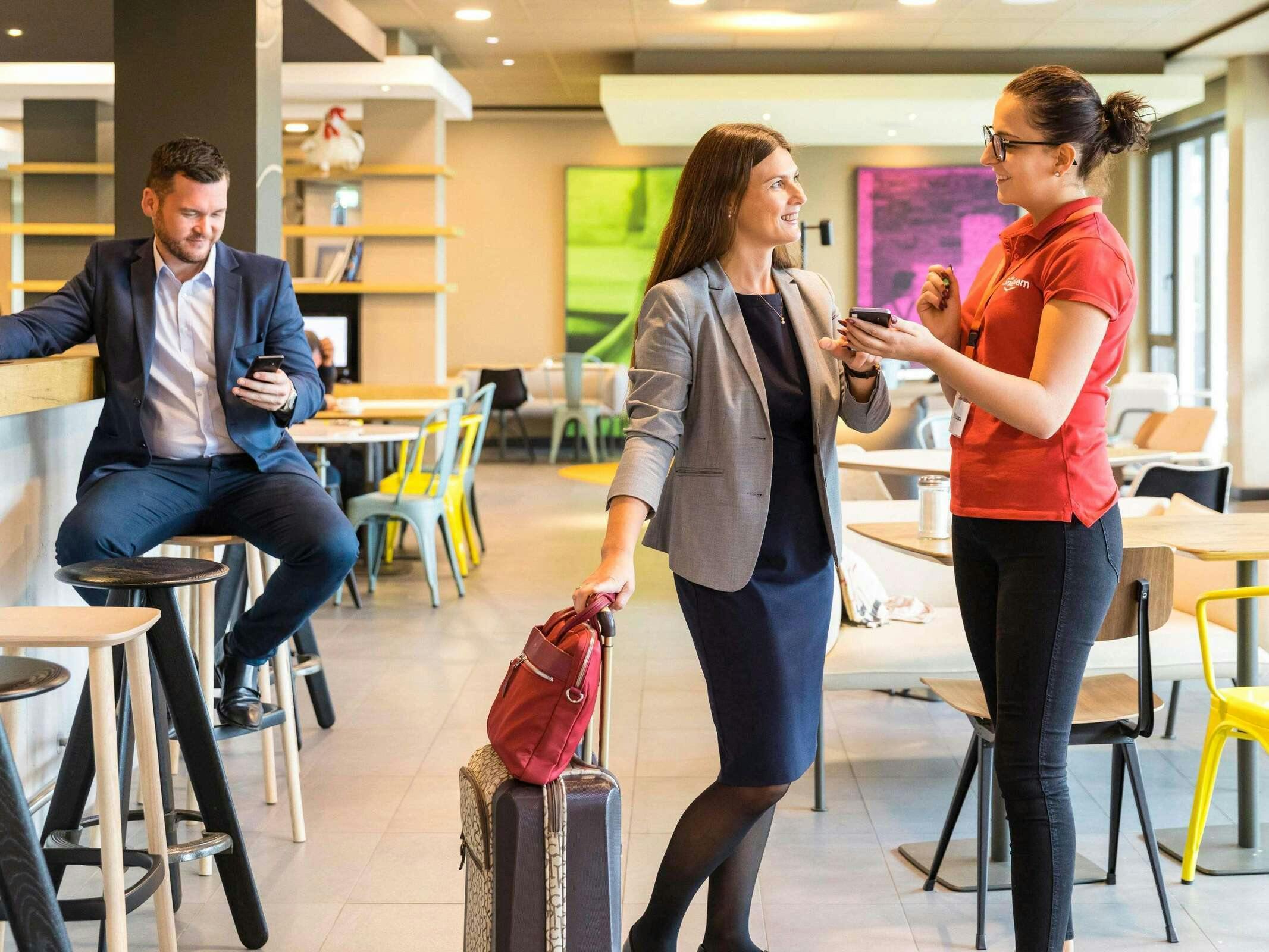 Hotel Ibis Zurich Messe Airport photo 3