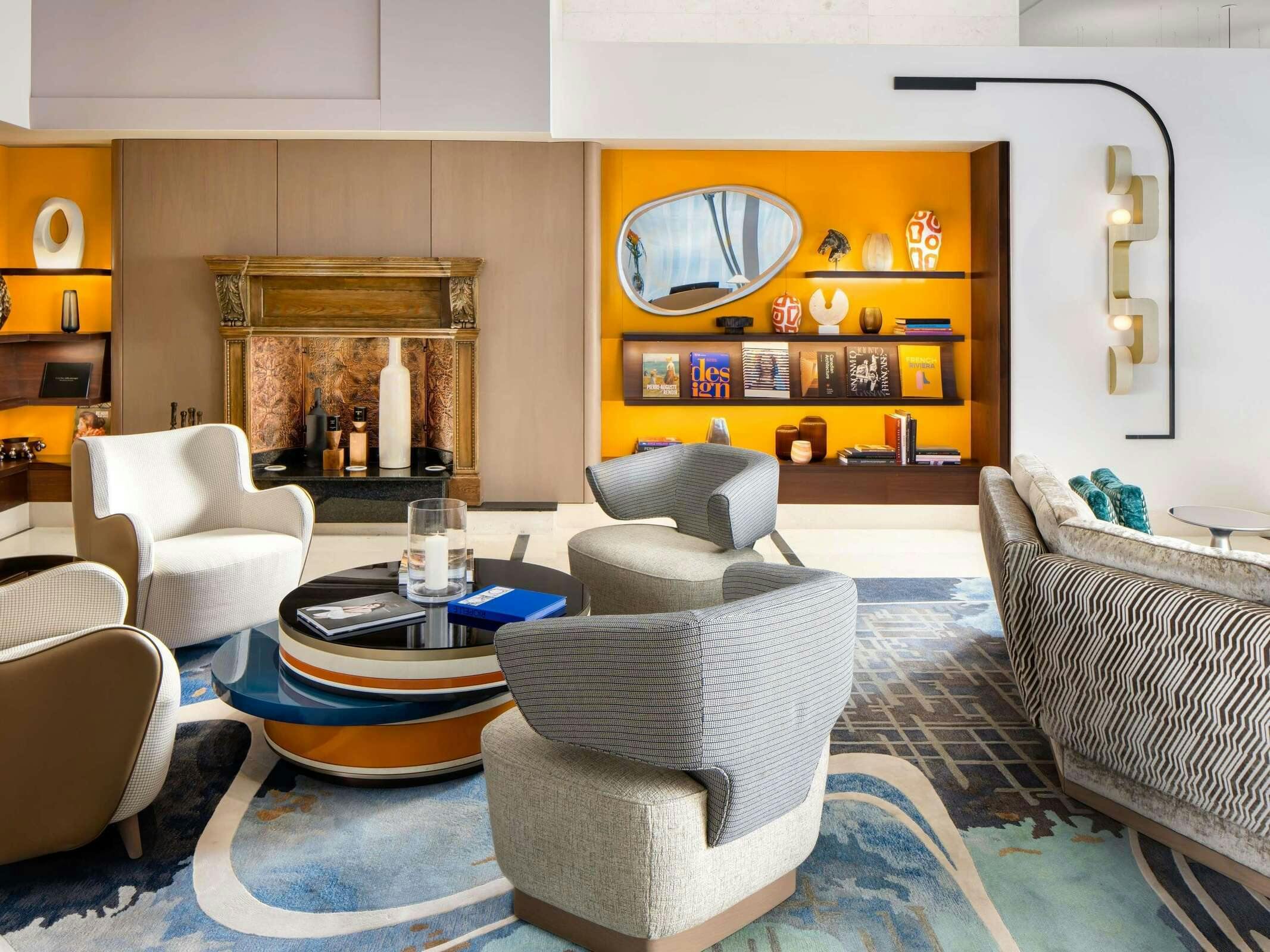 Hotel Sofitel Montreal Golden Mile photo 1