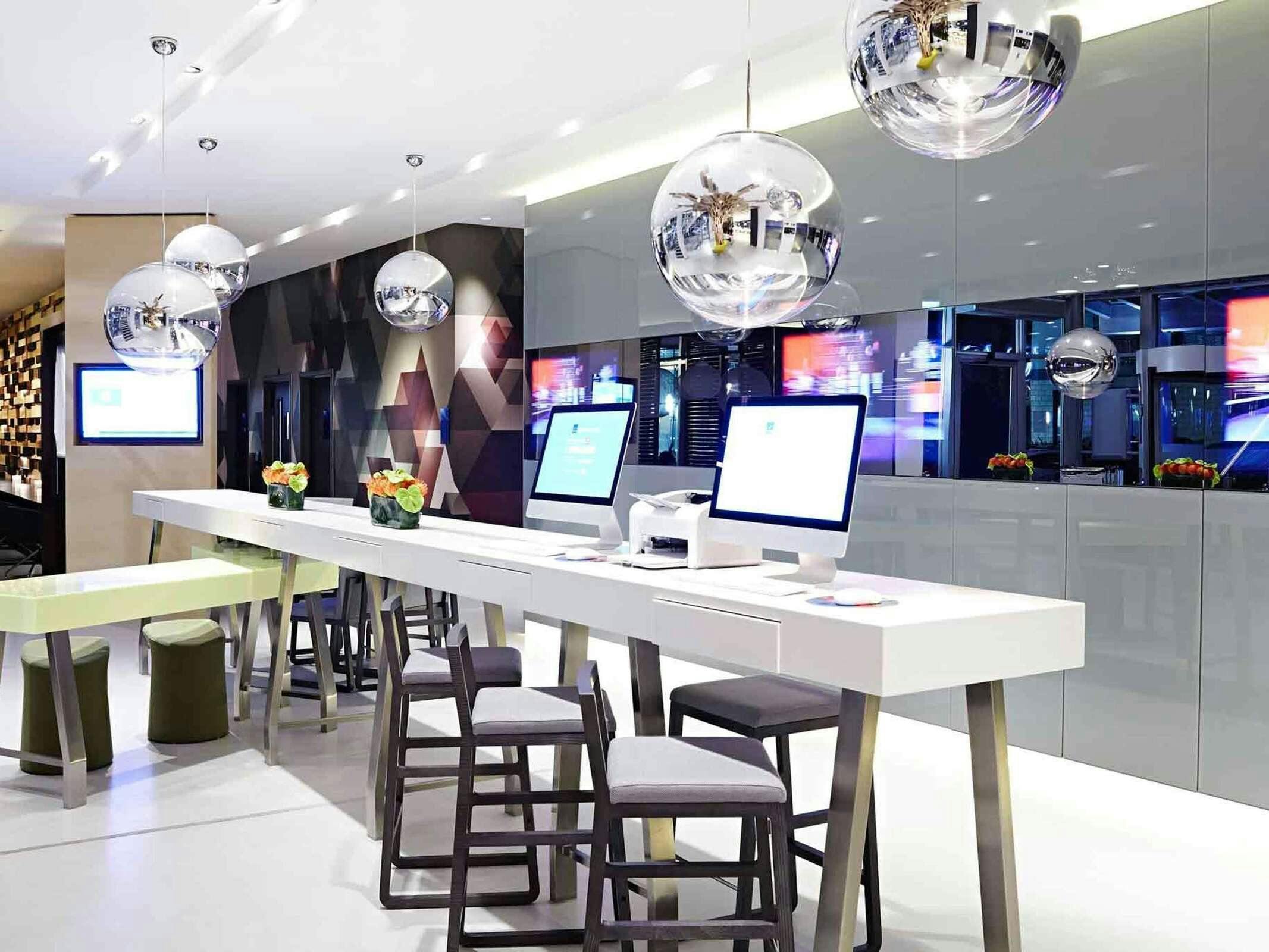 Hotel Novotel London Brentford photo 5