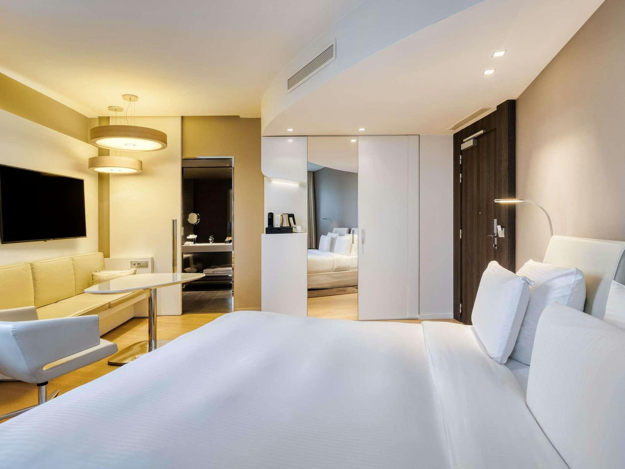 Hotel Pullman Brussels Midi photo 2