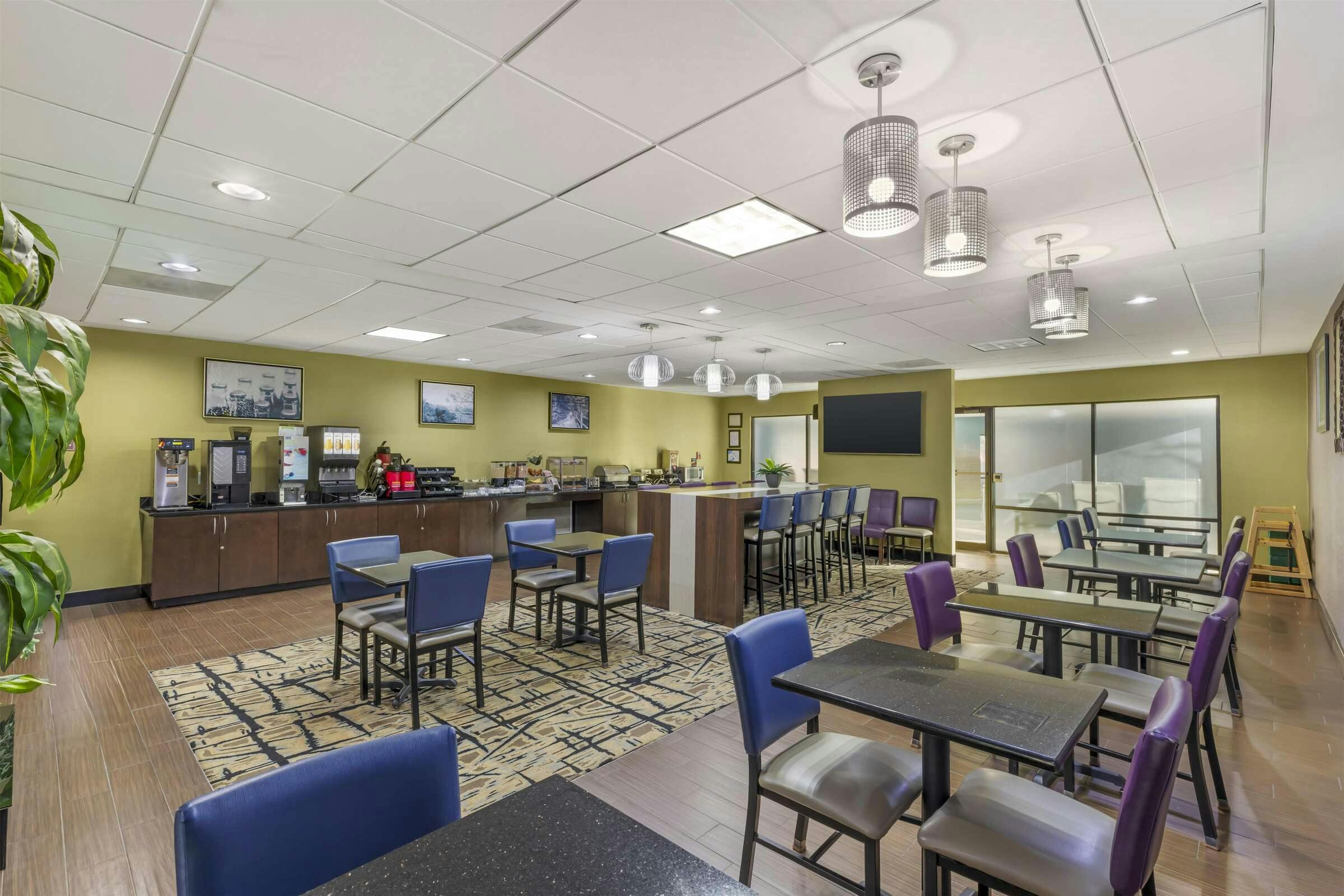 Hotel Best Western Plus Mc Donough Inn & Suites photo 4
