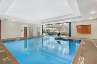 Hotel Best Western Plus Rose City Conference Center Inn photo 1