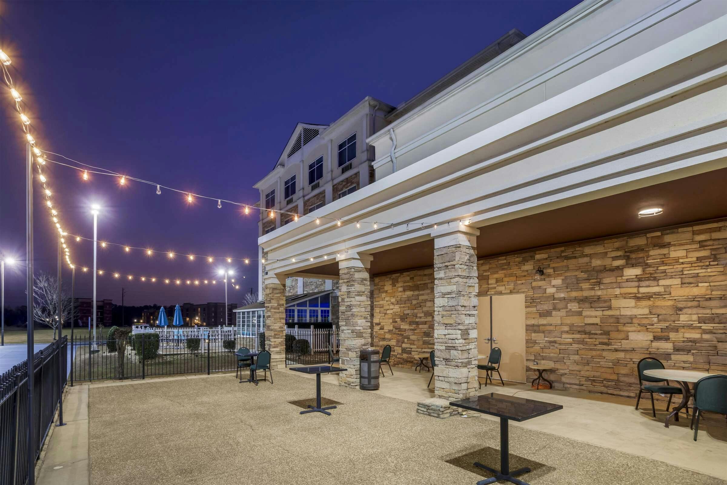 Hotel Best Western Plus Rose City Conference Center Inn photo 3