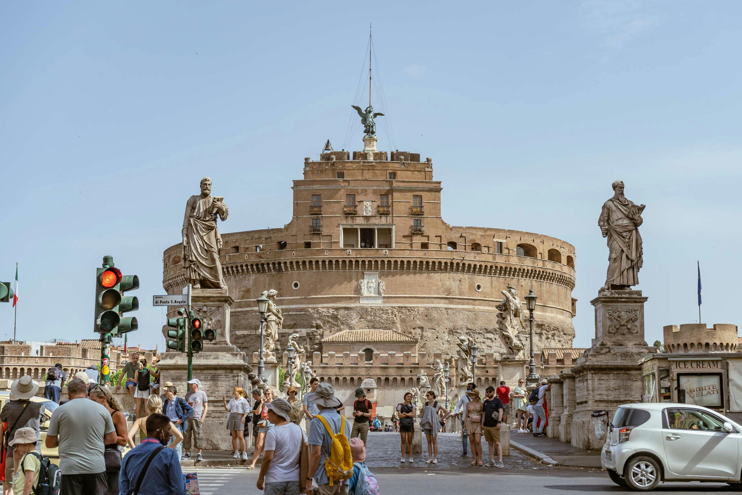 Castel Sant’Angelo Luxury Rooms & Tour