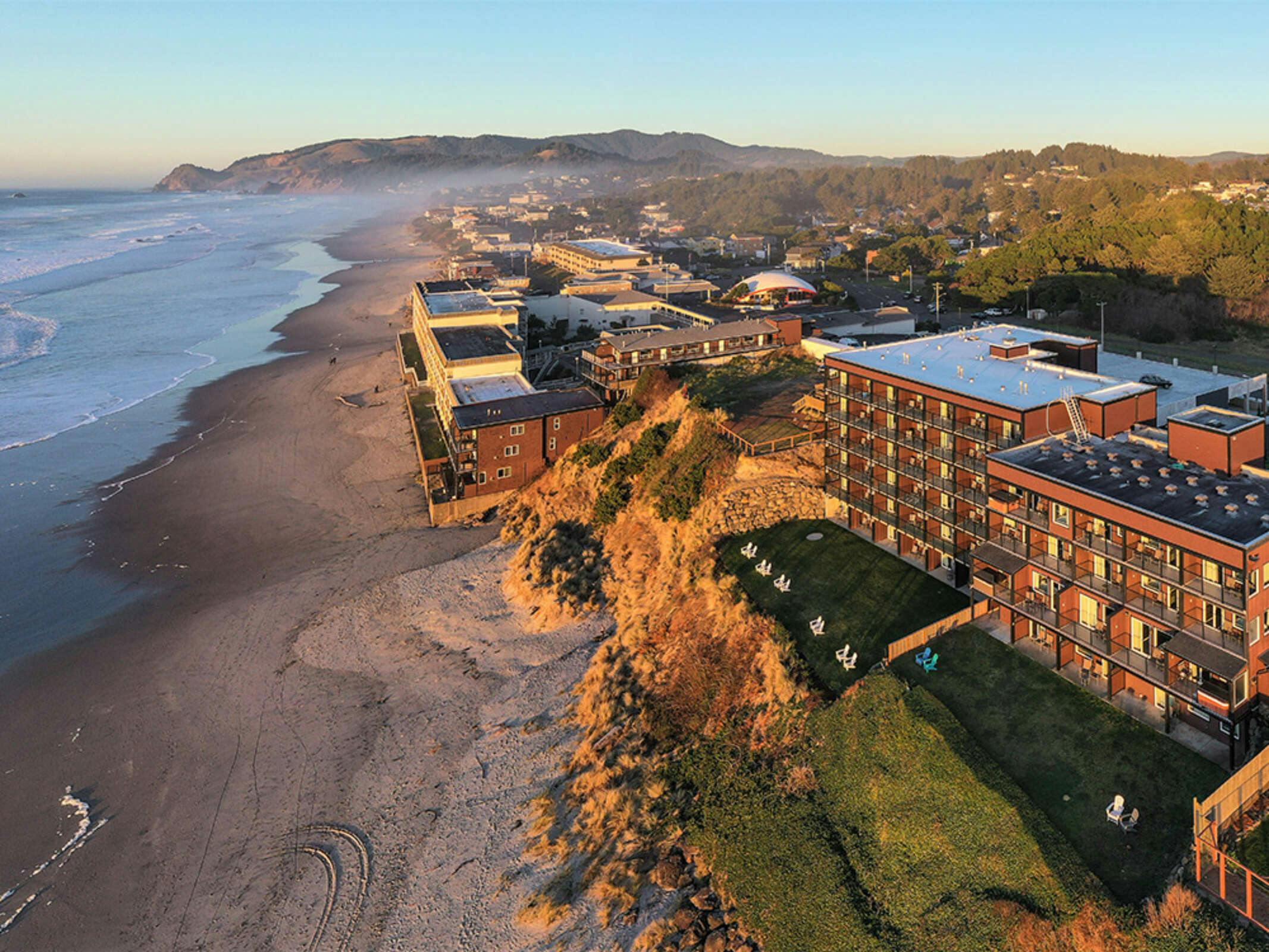 Starfish Manor Oceanfront Hotel