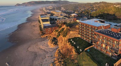 Starfish Manor Oceanfront Hotel