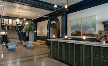 MarQueen Hotel