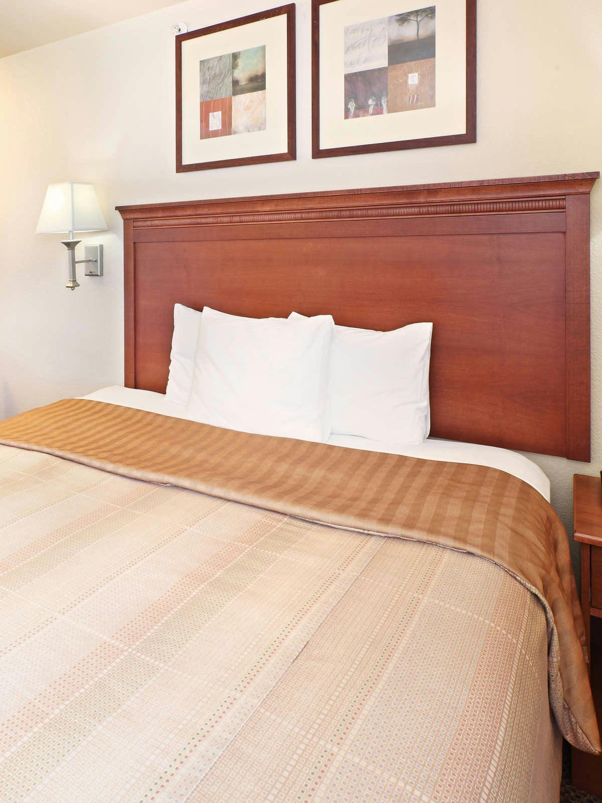 Hotel Candlewood Suites Fayetteville U of A photo 1