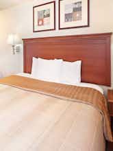 Hotel Candlewood Suites Fayetteville U of A photo 1