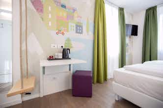 Hotel Holiday IV Gardan photo 1