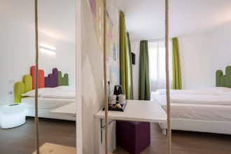 Hotel Holiday IV Gardan photo 2