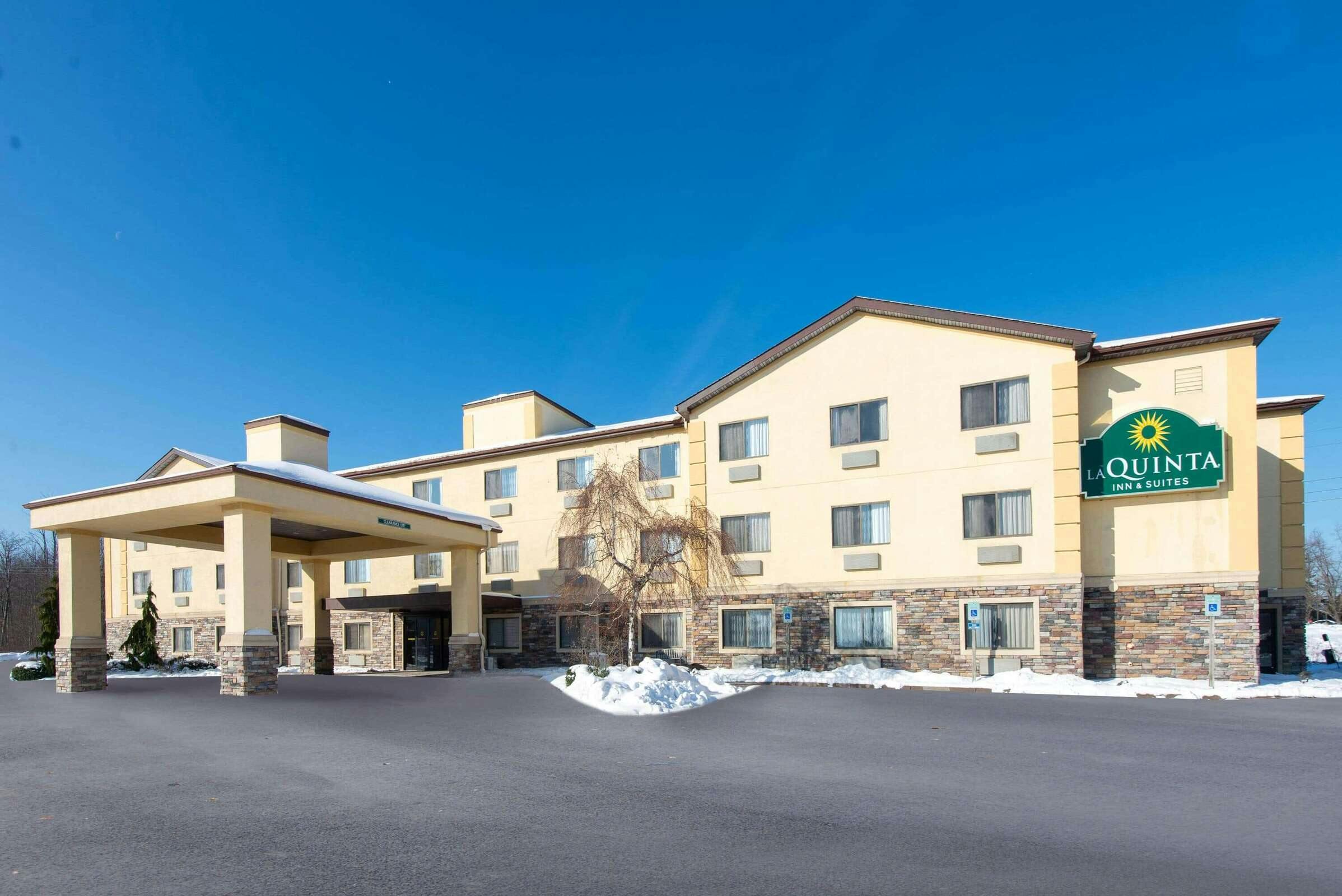Hotel La Quinta Inn & Suites by Wyndham Erie photo 4