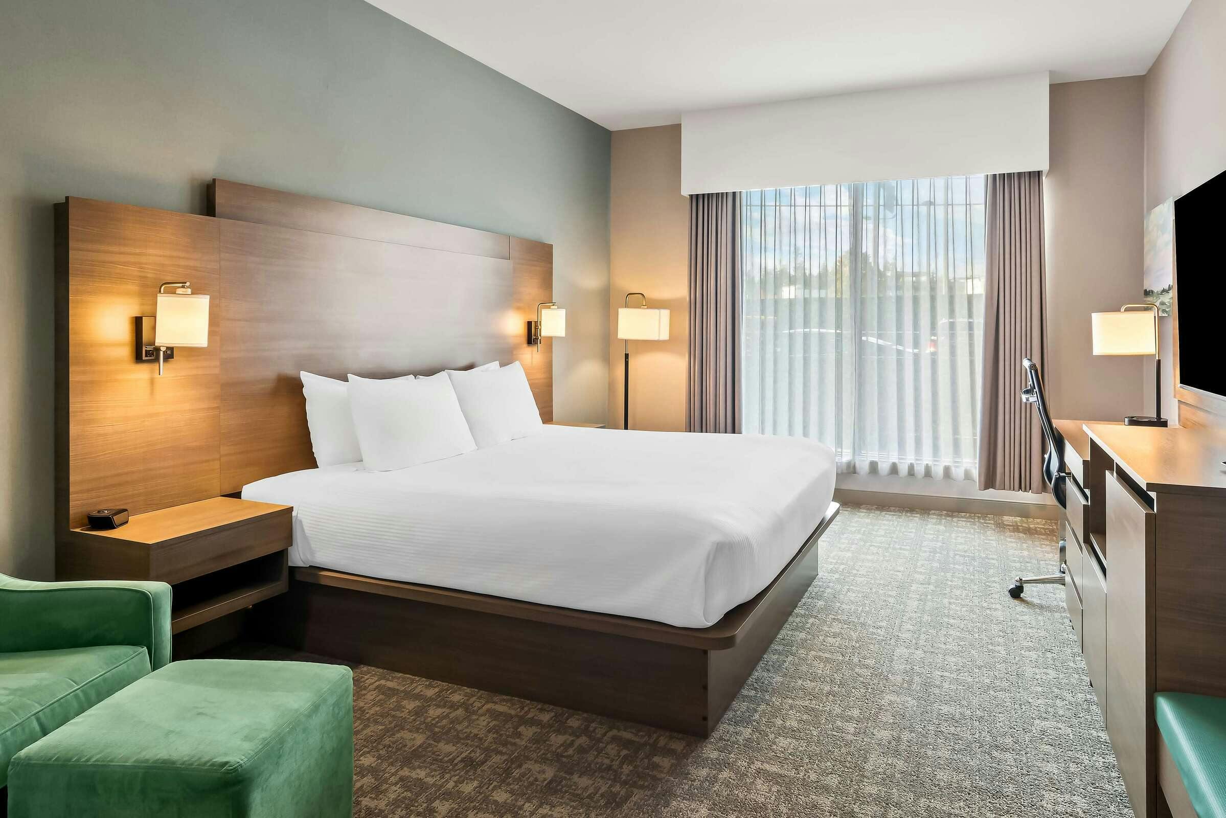 Best Western Plus Pitt Meadows Inn & Suites