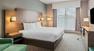 Best Western Plus Pitt Meadows Inn & Suites