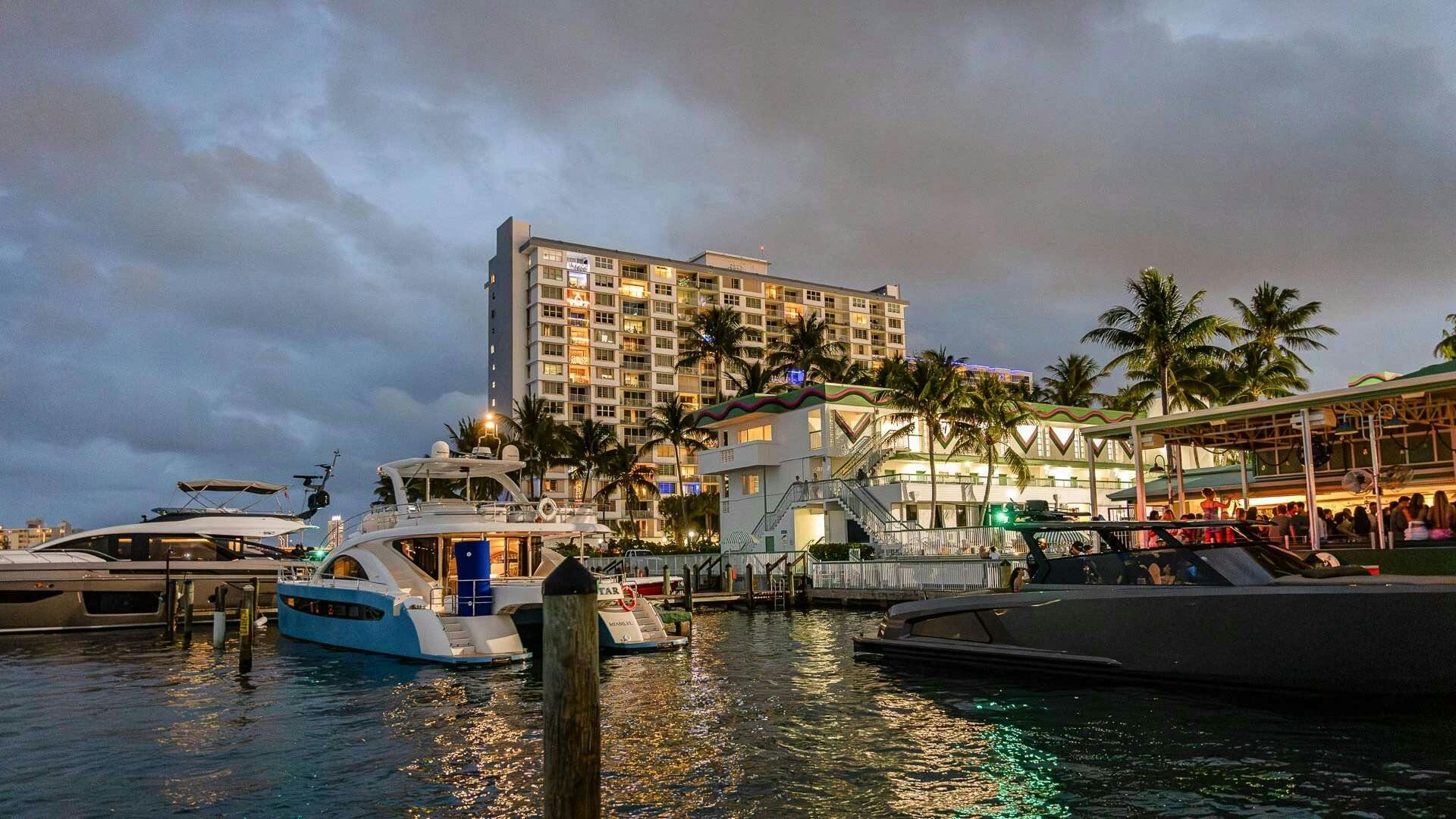 Palm Tree Club Miami Hotel