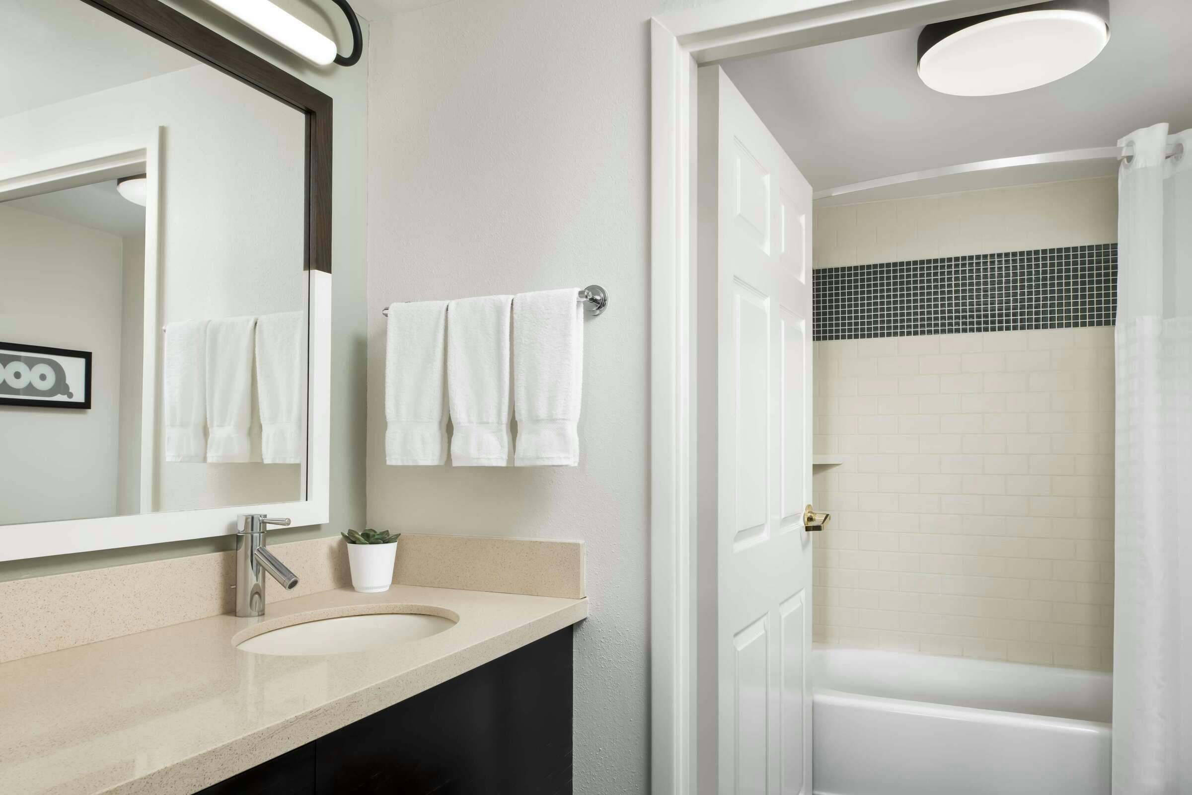 Hotel Sonesta ES Suites Toronto photo 5