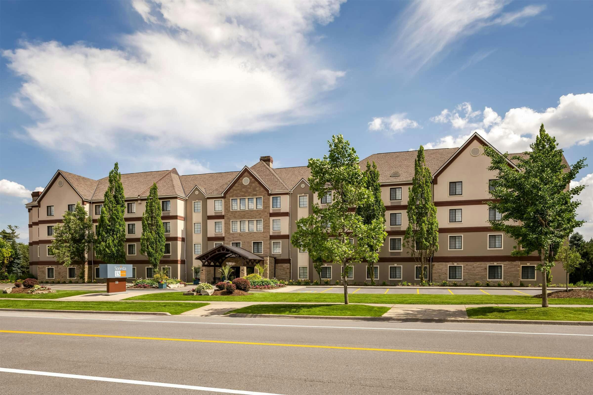 Sonesta ES Suites Toronto