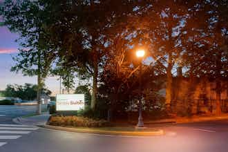 Hotel Sonesta Simply Suites Falls Church photo 1