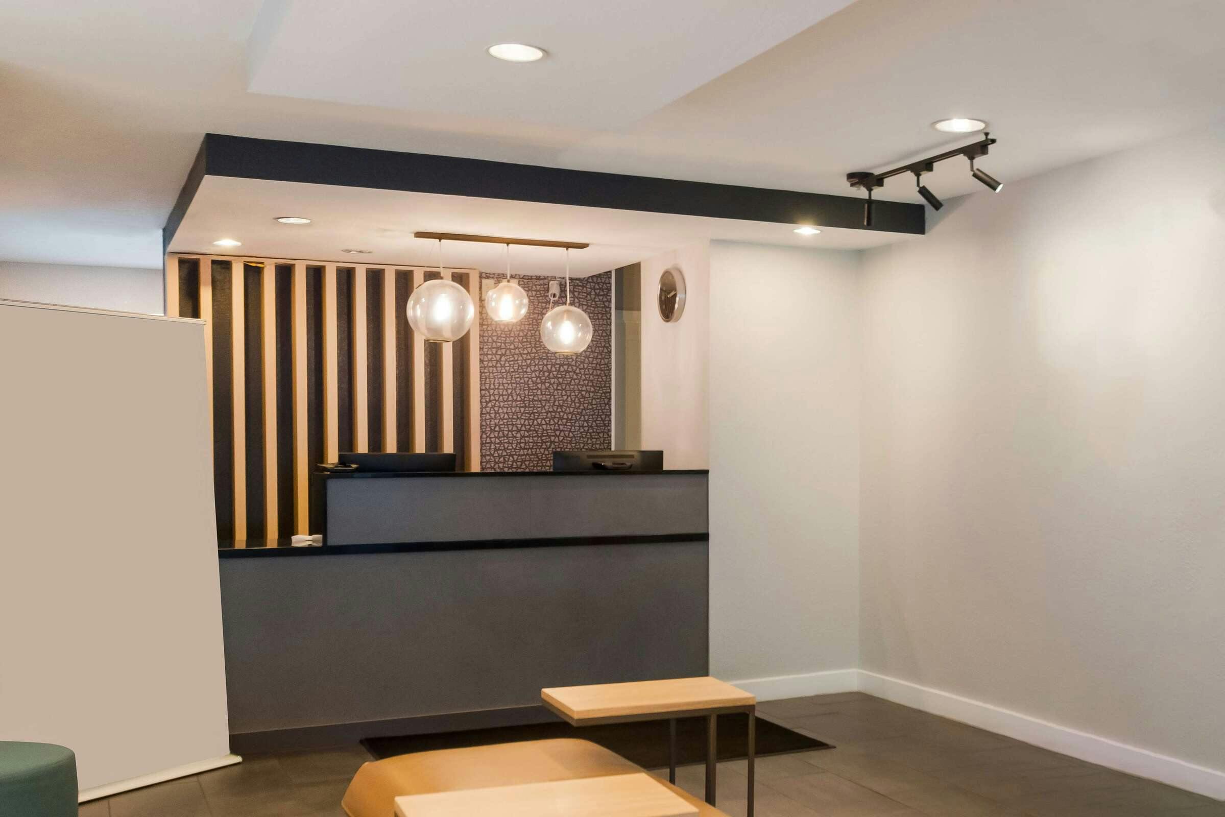 Hotel Sonesta Simply Suites Falls Church photo 3