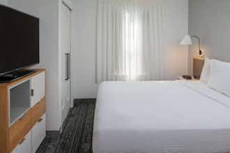 Hotel Sonesta Simply Suites Falls Church photo 5