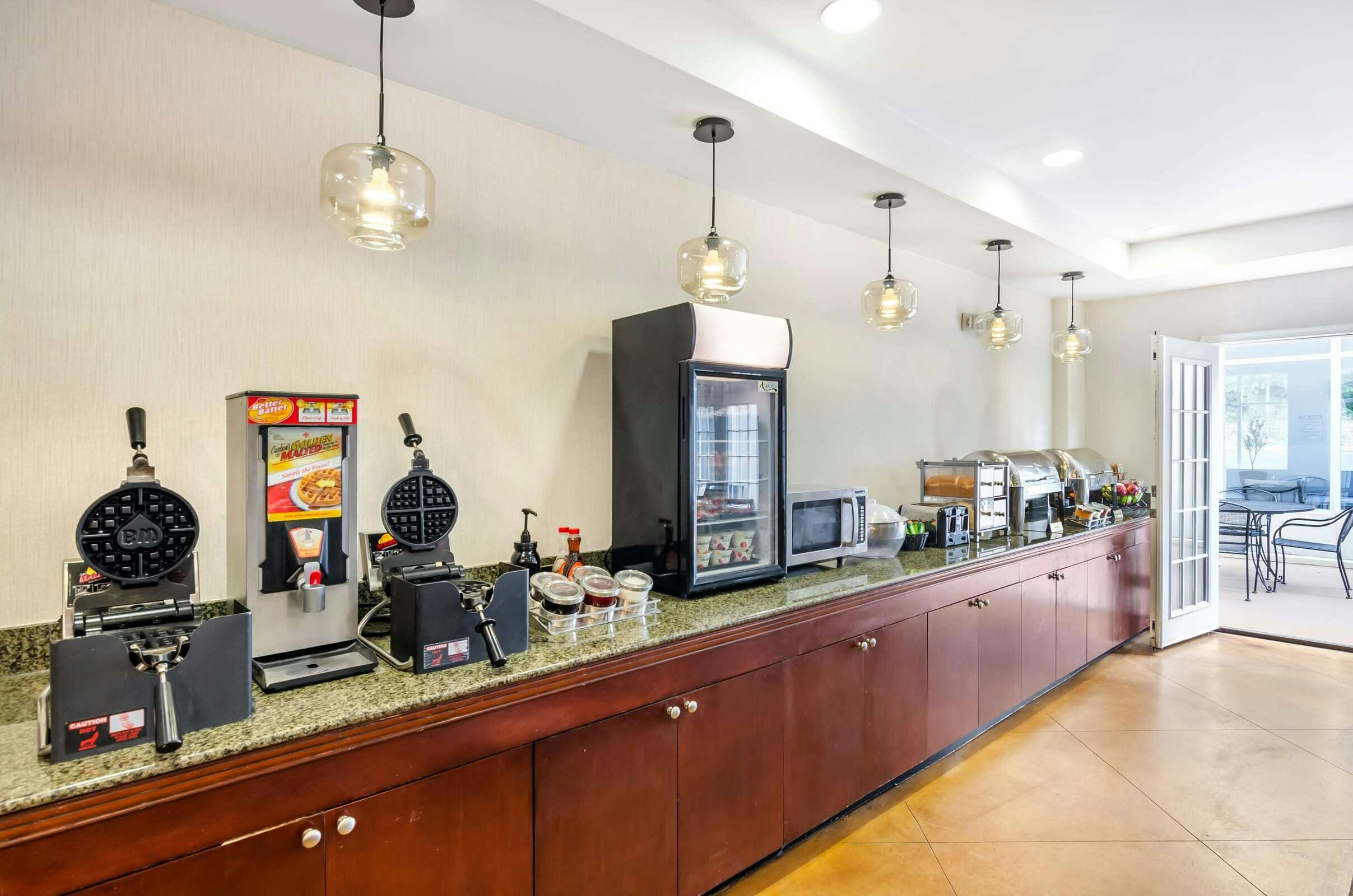 Hotel Best Western Plus Waynesboro Inn & Suites Conference Center photo 5