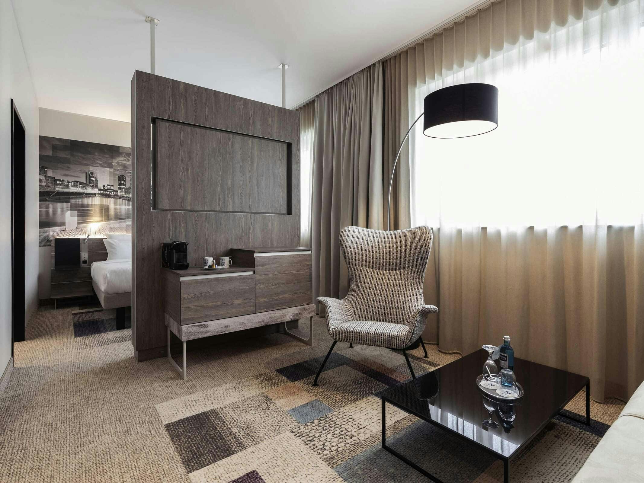 Hotel Novotel Dusseldorf Airport photo 1