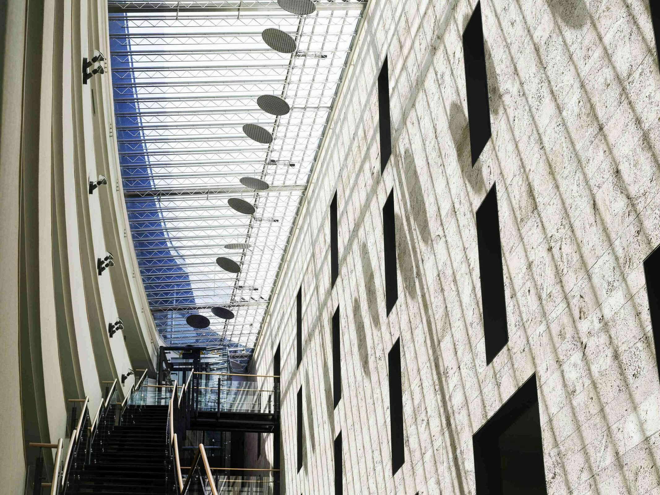 Hotel Swissôtel Kursaal Bern photo 2