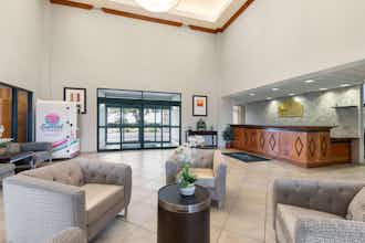 Hotel Wingate by Wyndham Destin photo 2
