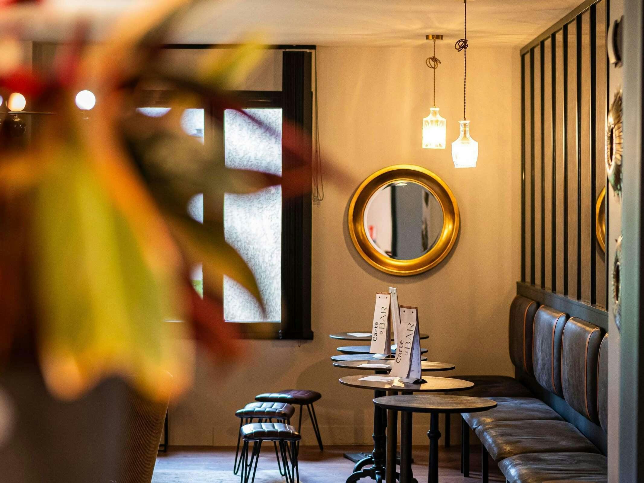 Hotel Hôtel Mercure Carcassonne La Cité photo 2