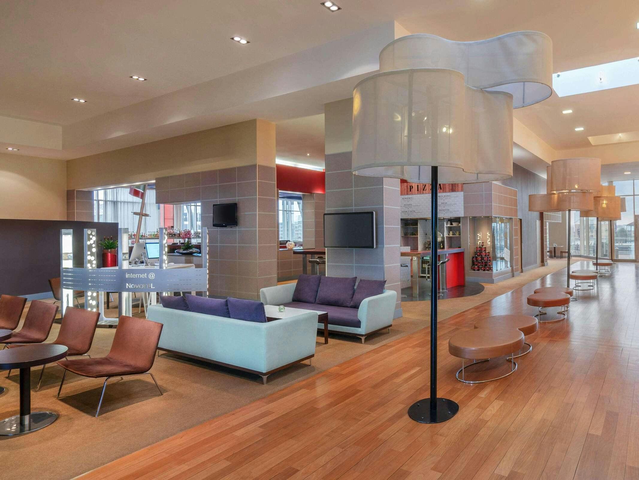 Hotel Novotel London Excel photo 1