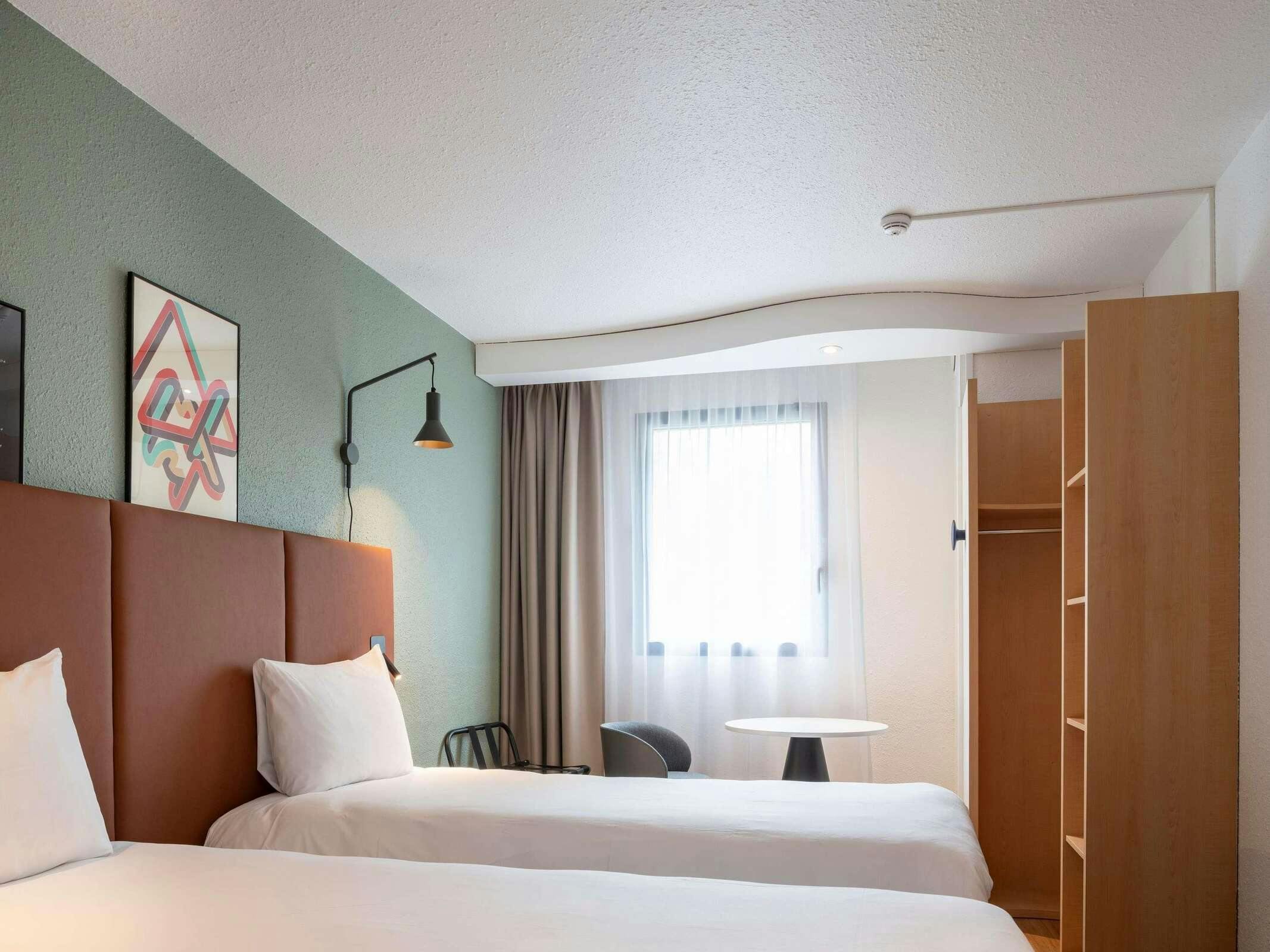 Hotel Ibis Bayeux Port En Bessin photo 5