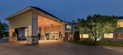 Best Western Plus Windjammer Inn & Conference Center