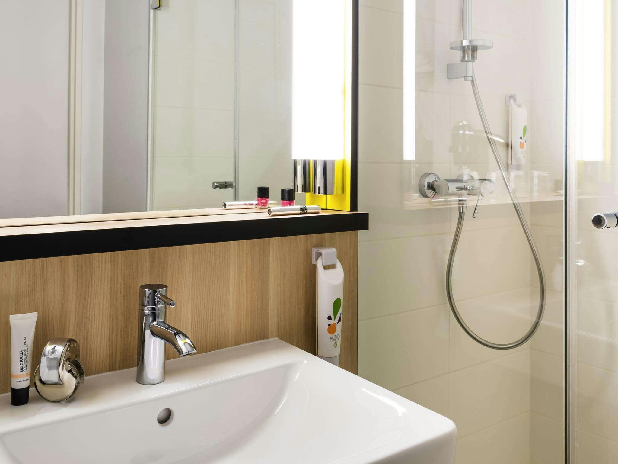 Hotel Ibis Styles Guyancourt Versailles photo 4