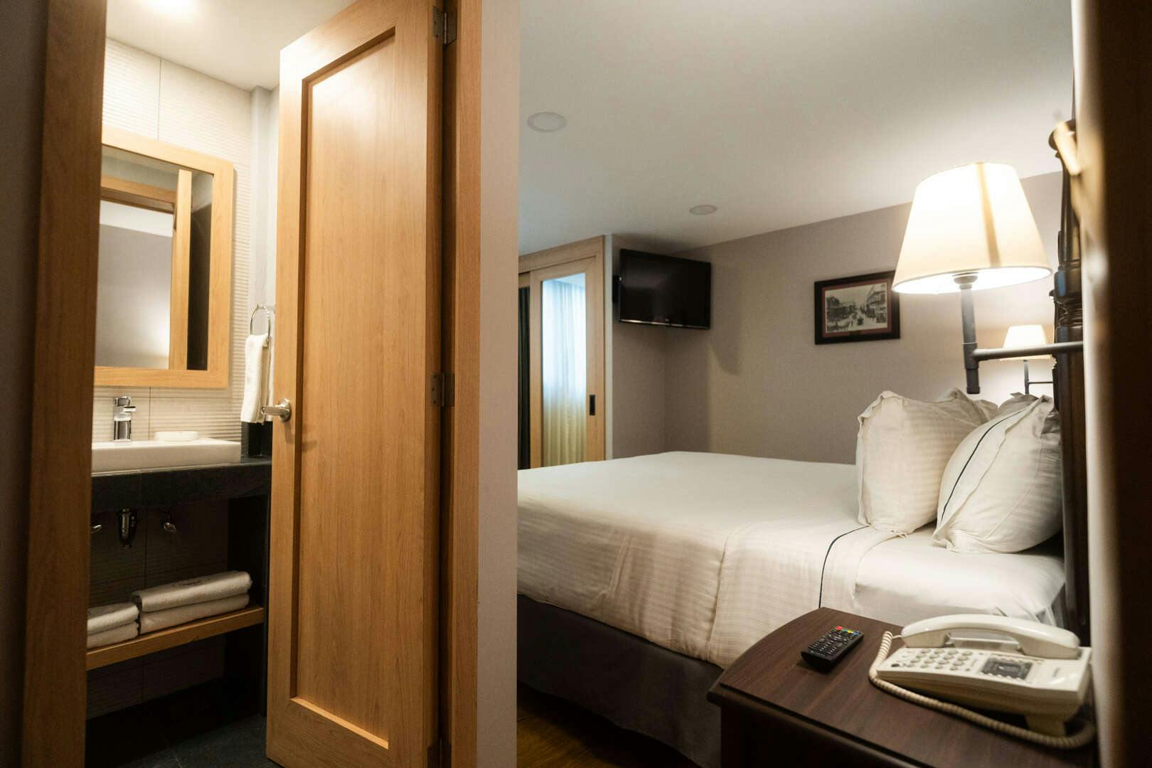 Hotel Canada Central & Rooftop photo 3