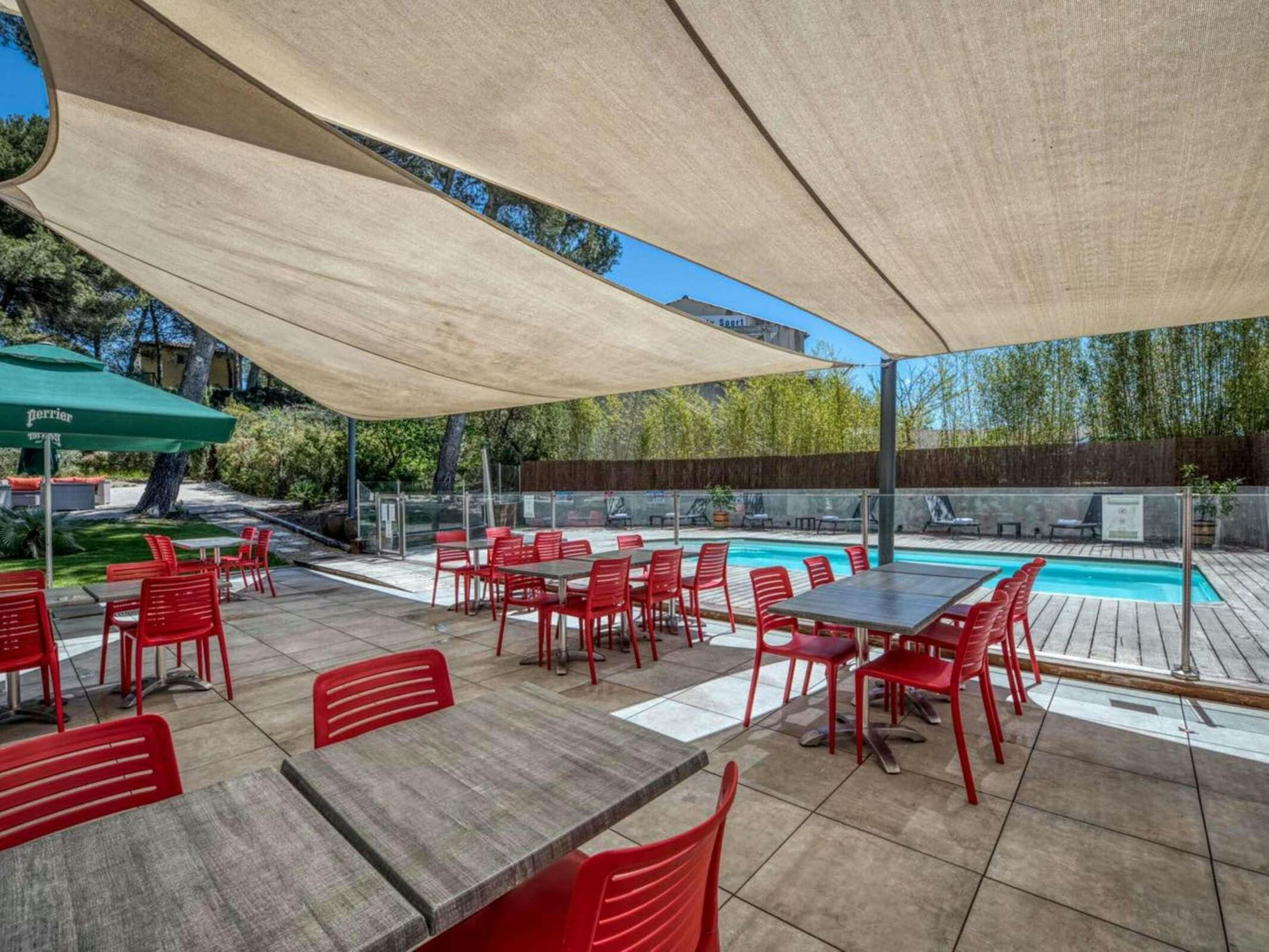 Hotel Mercure Aix En Provence La Duranne Gare Tgv photo 3